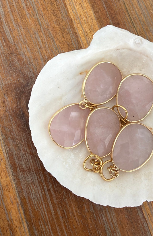 rose quartz pendant